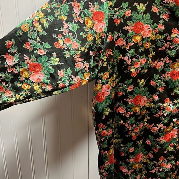 Victoria’s Secret Vintage Gold label floral button up pajama shirt - Picture 3 of 6